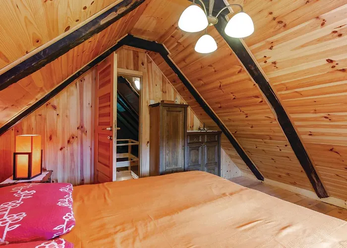 4 Bedroom Awesome In Prázdninový dům *