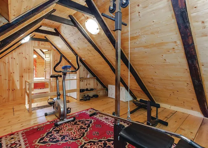 4 Bedroom Awesome In Prázdninový dům