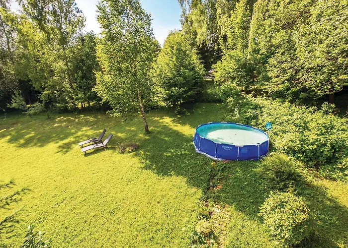 Prázdninový dům 4 Bedroom Awesome In *
