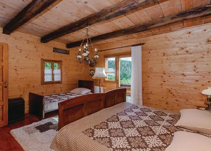 4 Bedroom Awesome In Prázdninový dům Breze