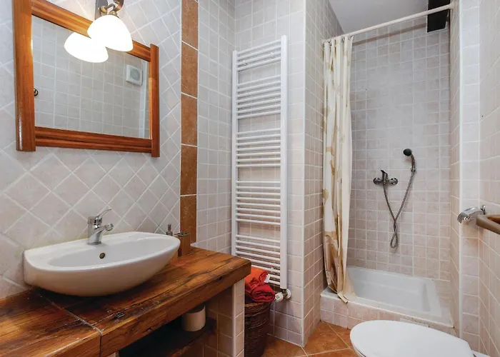 4 Bedroom Awesome In Breze
