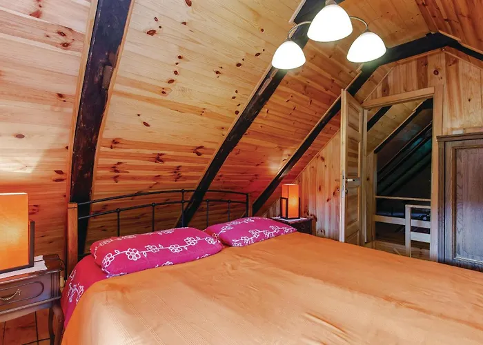 4 Bedroom Awesome In Prázdninový dům