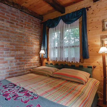 Holiday home 4 Bedroom Awesome In