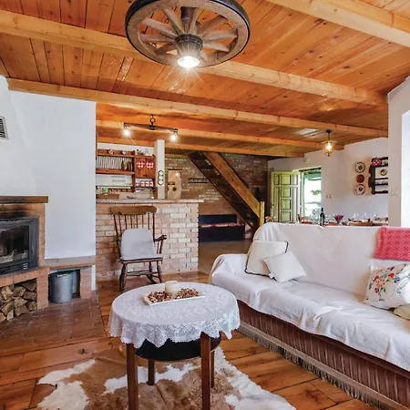 4 Bedroom Awesome In Holiday home Breze