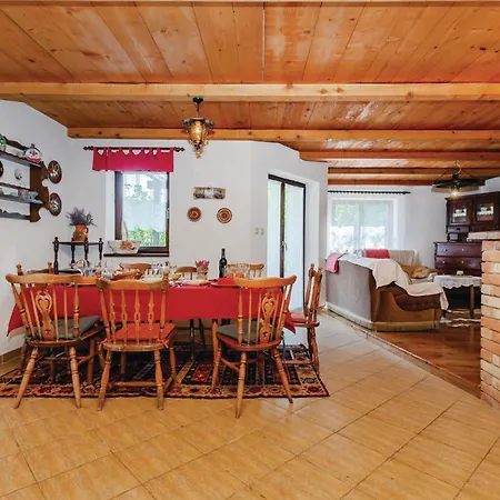 4 Bedroom Awesome In