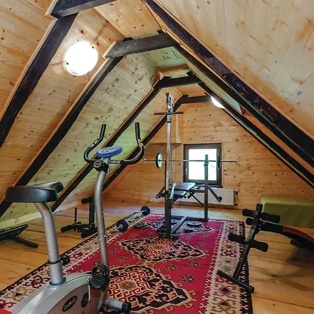 4 Bedroom Awesome In *