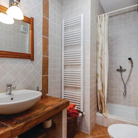 4 Bedroom Awesome In Breze