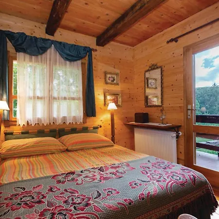 4 Bedroom Awesome In Holiday home *