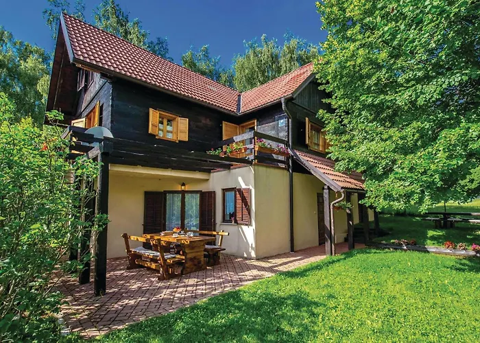 Σπίτι διακοπών 4 Bedroom Awesome In *